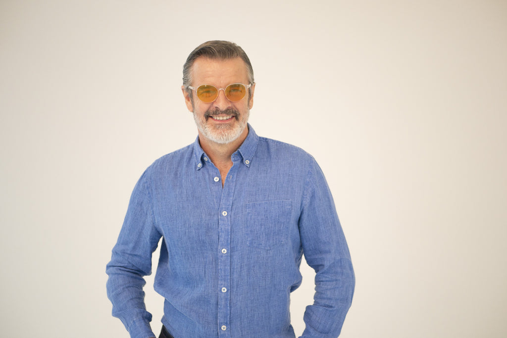 Man wearing ocusleep glasses